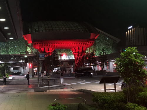 金沢駅の鼓問