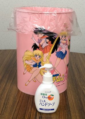 セーラーむーのごみ箱に15Lのポリ袋を入れてみた