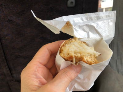 焼きいなりのかじりさし