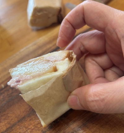 切れたパンの断面