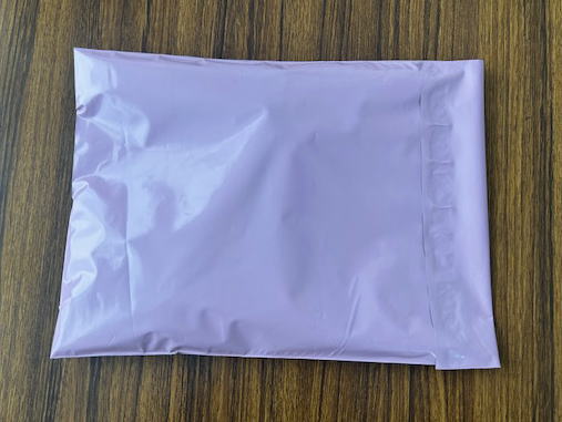 完成したビニールの宅配袋